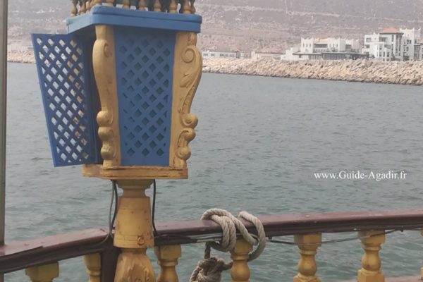 Vue sur la mer d'Agadir depuis un bateau