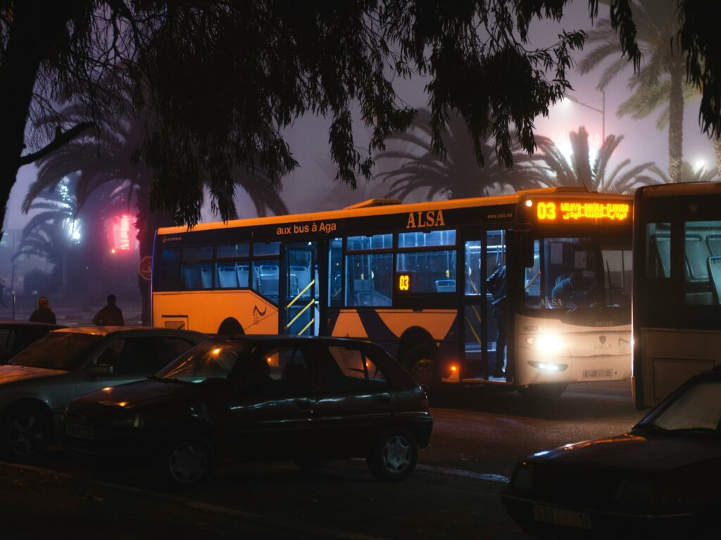 Bus Alsa qui transporent des usagers sur Agadir