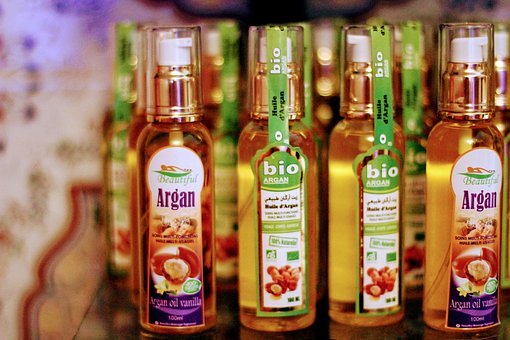 L'huile d'argan provient de l'arganier qui pousse majoritairement dans le sud du Maroc