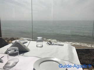 Le restaurant Le Petit Pêcheur d'Immi Ouaddar aux alentours d'Agadir offre une vue imprenable sur la mer