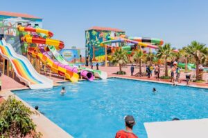 Toboggans et bassin de Danialand, le parc aquatique d'Agadir