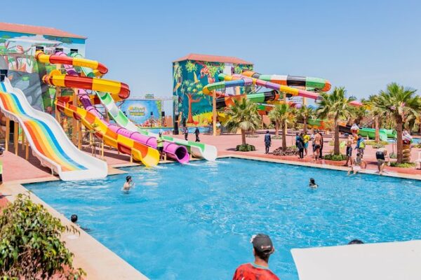 Toboggans et bassin de Danialand, le parc aquatique d'Agadir