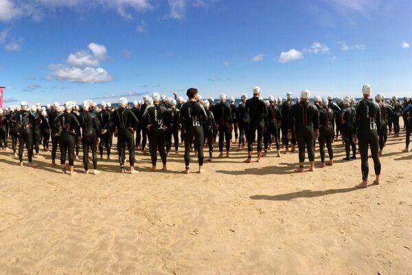 Athlètes qui se préparent au Ironman 70.3 Agadir