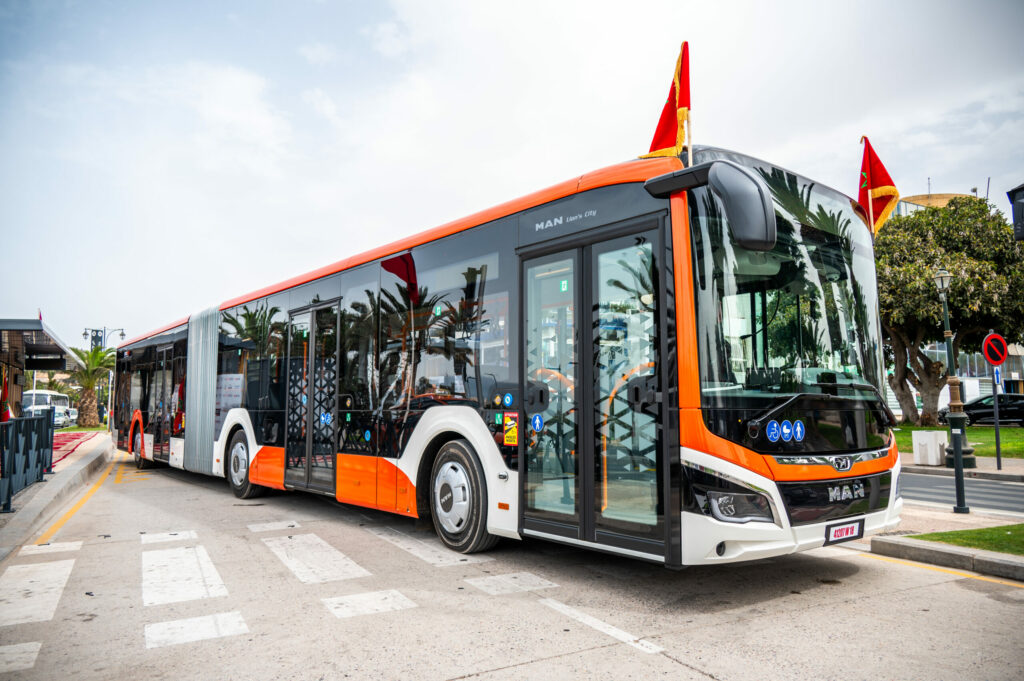 Trambus à Agadir pour transporter les usagers