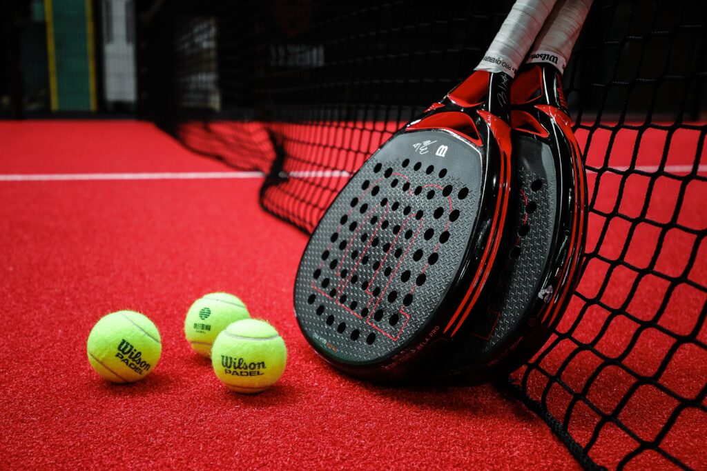 terrain de padel dans un club d'Agadir