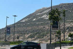 Taxi uber sur les routes d'Agadir