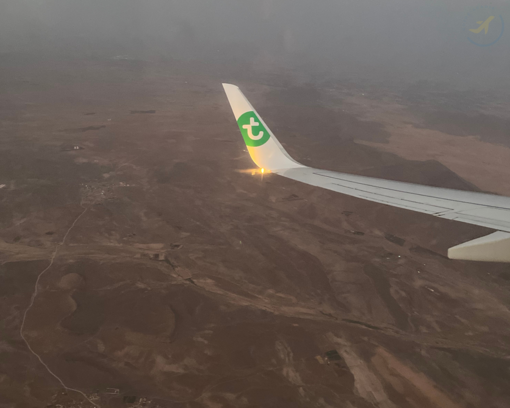 avion qui survole le Maroc la nuit pendant un vol direct vers Agadir