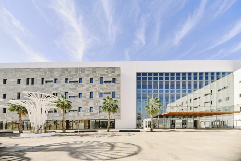 Patients atteint de diphtérie qui se dirigent vers le chu d'Agadir pour consulter